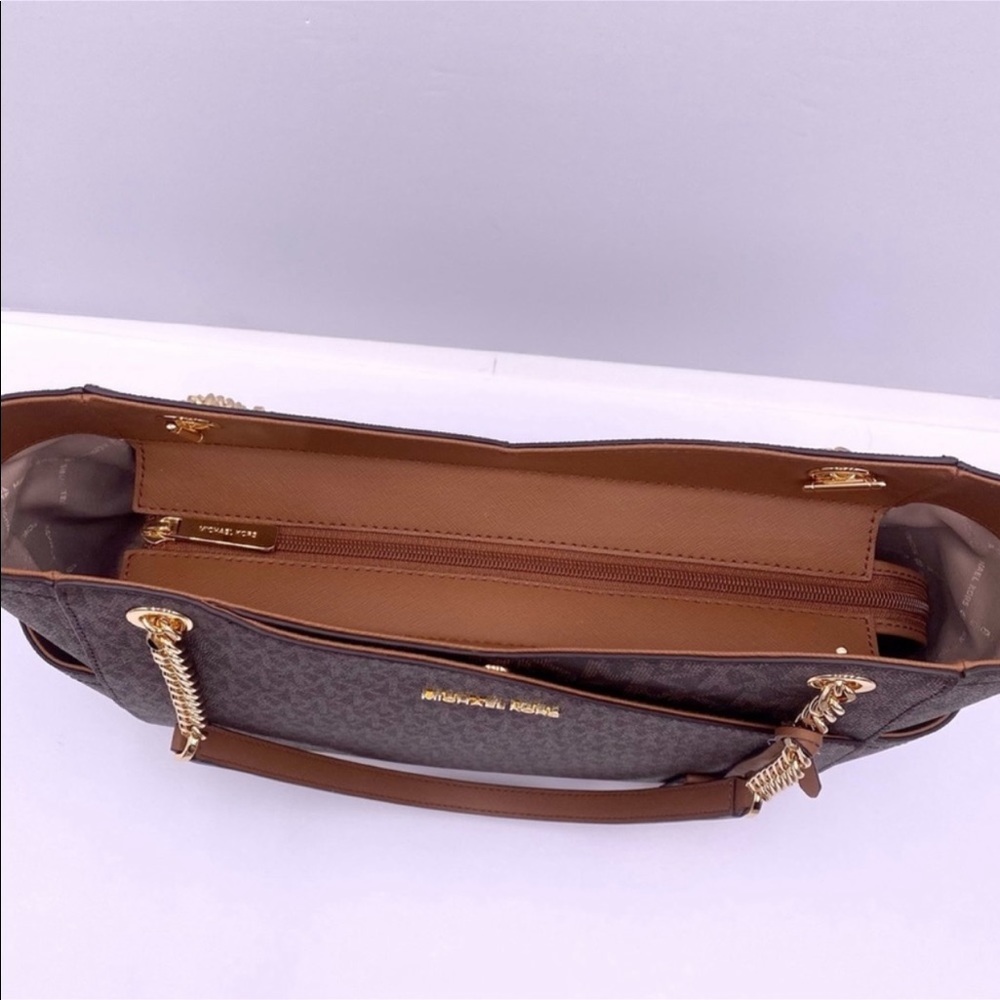 Michael Kors Large Chain Shoulder
Bag Tote - Picture 7 of 11